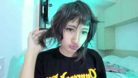 Snapshot of vandalovee chatting on May 1, 2026, 10:31 am Babi Alu online show from May 1, 2026, 10:31 am