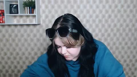 Vanda online show from March 10, 2025, 4:25 pm