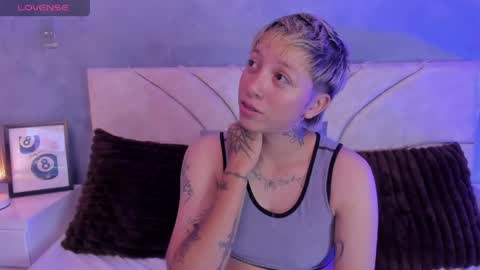 vane_grey online show from May 24, 2026, 7:19 pm