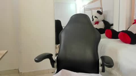 Vanel Lope online show from May 15, 2026, 11:45 pm