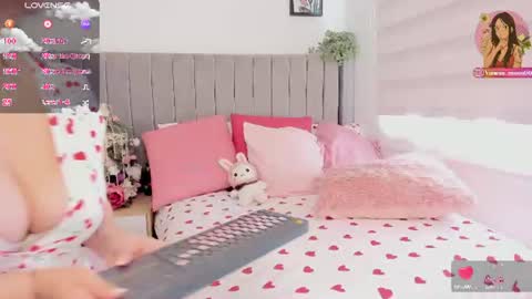 Snapshot of vanesa_moon_ chatting on July 5, 2026, 9:11 pm vanesa_moon_ online show from July 5, 2026, 9:11 pm