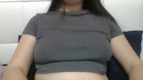 VanesaJewel online show from November 5, 2025, 9:48 pm