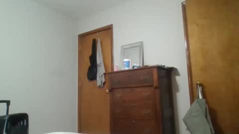 Snapshot of vanessa3211 chatting on April 27, 2026, 10:57 am greeneyebandit online show from April 27, 2026, 10:57 am