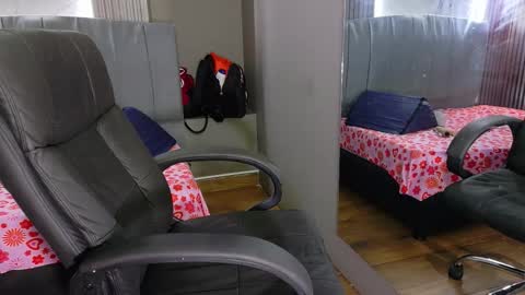 Vanessa online show from February 25, 2026, 10:19 pm