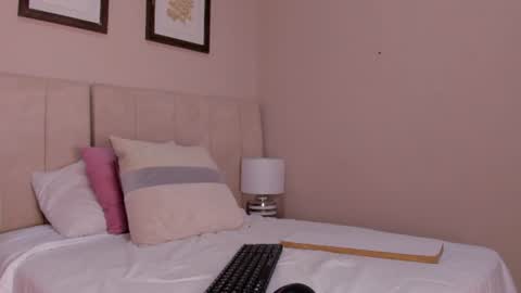 Snapshot of vanessa__cb chatting on June 20, 2026, 11:35 am vanessa__cb online show from June 20, 2026, 11:35 am