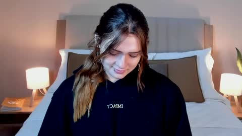 vanessa_foxyy online show from June 4, 2026, 11:00 pm