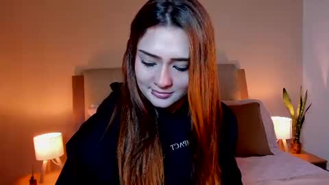 vanessa_foxyy online show from June 19, 2026, 7:50 pm