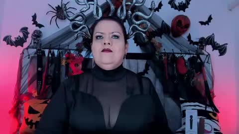 Snapshot of vanessa_moka chatting on October 28, 2025, 12:19 pm Vanessa online show from October 28, 2025, 12:19 pm