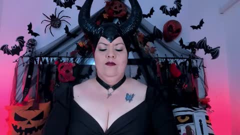 Snapshot of vanessa_moka chatting on October 30, 2025, 12:17 pm Vanessa online show from October 30, 2025, 12:17 pm