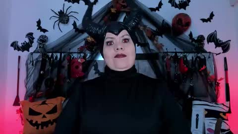 Snapshot of vanessa_moka chatting on November 2, 2025, 11:56 am Vanessa online show from November 2, 2025, 11:56 am