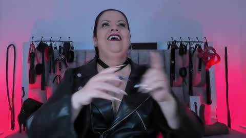 Vanessa online show from November 25, 2025, 12:05 pm