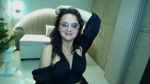 VANESSA online show from September 27, 2025, 3:33 am