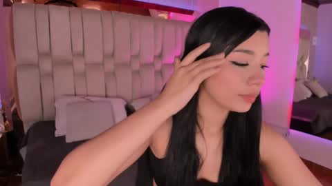 vanessaduval online show from October 21, 2025, 4:13 am