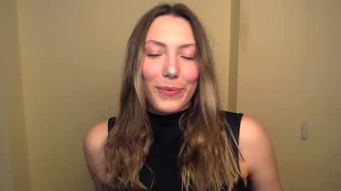 Vanessa online show from March 5, 2025, 8:00 pm