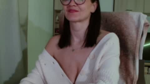 Vanessa online show from November 30, 2025, 5:39 pm