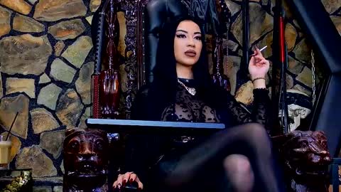 Miss Vanessa online show from October 18, 2025, 12:06 pm