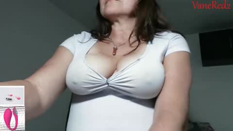 Vanesared2 online show from December 20, 2025, 1:02 am