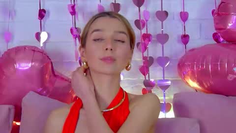 VanessaVienne online show from February 13, 2026, 4:25 pm