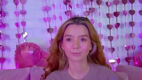 VanessaVienne online show from February 15, 2026, 4:25 pm