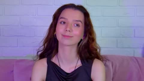 VanessaVienne online show from April 19, 2026, 4:06 pm