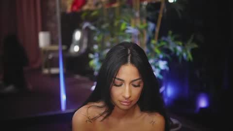 Vanessa online show from June 17, 2026, 6:09 pm