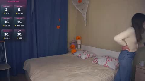 Luna online show from November 6, 2025, 7:15 pm