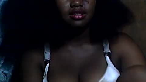 vaniah321 online show from January 16, 2025, 9:48 am