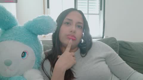 vaniasofia online show from April 17, 2026, 4:10 pm