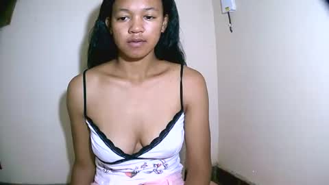 vanih27 online show from March 28, 2026, 7:13 pm