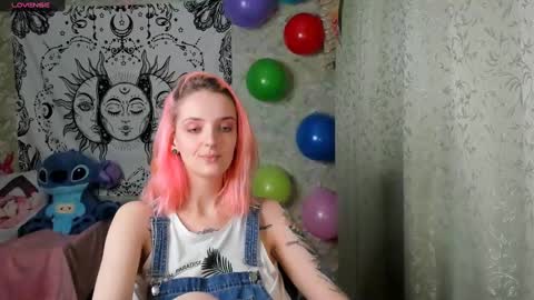 Snapshot of vanilla_arya chatting on December 12, 2024, 2:00 pm Adelina online show from December 12, 2024, 2:00 pm