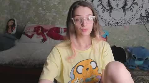 Adelina online show from May 13, 2026, 1:19 pm