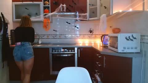 VanillaMuffin online show from October 31, 2025, 7:09 am