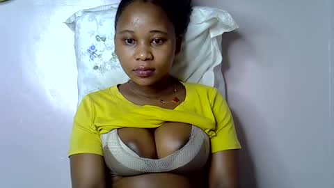 vanillavenus online show from October 28, 2025, 10:45 pm