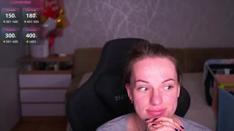 Snapshot of vanille_mystery chatting on October 21, 2025, 4:51 pm Sophie online show from October 21, 2025, 4:51 pm