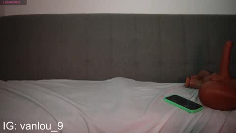 Vanilu online show from September 17, 2025, 11:50 pm