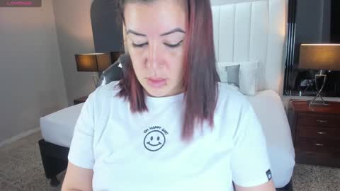 Snapshot of vanitysex chatting on December 9, 2024, 11:36 am Karine online show from December 9, 2024, 11:36 am