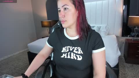 Snapshot of vanitysex chatting on February 8, 2025, 11:33 am Karine online show from February 8, 2025, 11:33 am