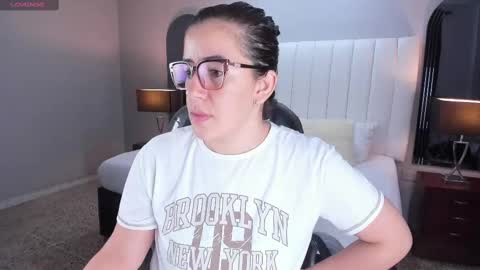 Snapshot of vanitysex chatting on October 22, 2025, 11:32 am Karine online show from October 22, 2025, 11:32 am