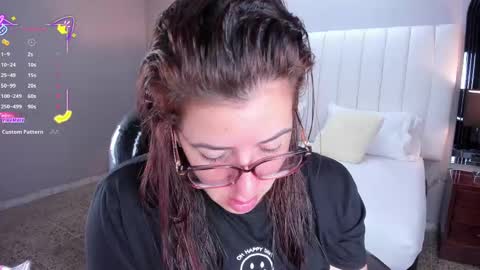 Snapshot of vanitysex chatting on October 27, 2025, 11:36 am Karine online show from October 27, 2025, 11:36 am