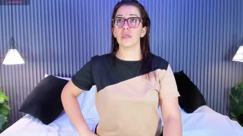 Snapshot of vanitysex chatting on November 18, 2025, 11:36 am Karine online show from November 18, 2025, 11:36 am