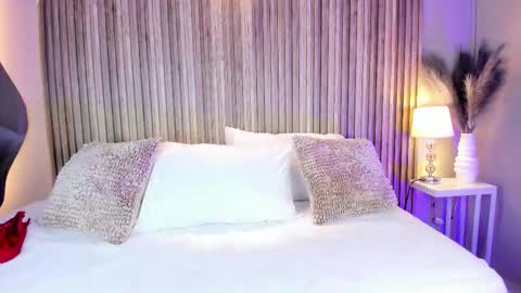 Snapshot of vanitysex chatting on December 19, 2025, 11:39 am Karine online show from December 19, 2025, 11:39 am