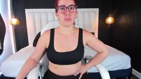 Snapshot of vanitysex chatting on January 10, 2026, 11:34 am Karine online show from January 10, 2026, 11:34 am