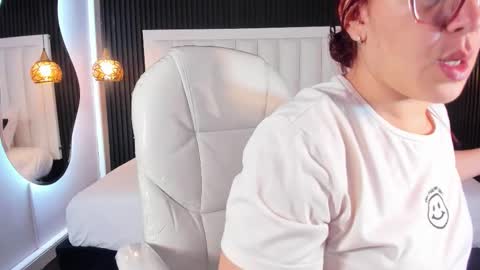 Snapshot of vanitysex chatting on January 13, 2026, 11:37 am Karine online show from January 13, 2026, 11:37 am