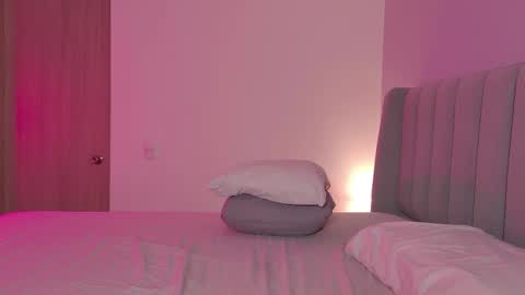 Elizabeth online show from May 13, 2026, 1:47 am