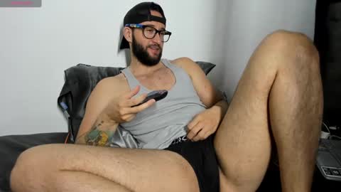 Snapshot of vann_helsing chatting on March 2, 2025, 1:15 am Van online show from March 2, 2025, 1:15 am