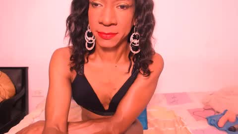 Snapshot of vannesascott chatting on December 13, 2024, 1:37 am VANNESA online show from December 13, 2024, 1:37 am