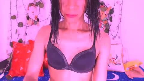 VANNESA online show from November 30, 2025, 7:45 am