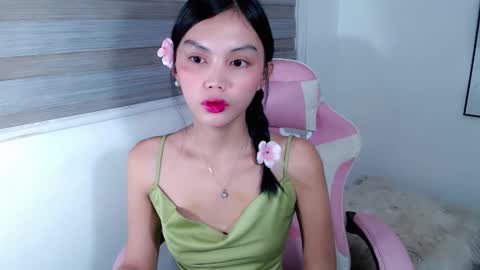 VANNESA online show from May 17, 2026, 2:09 am