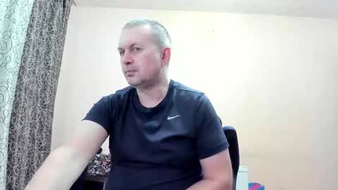 vano_822 online show from November 28, 2025, 7:49 pm