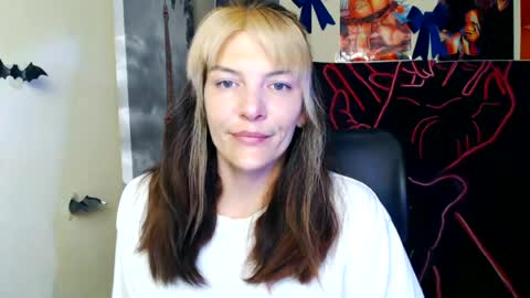 Snapshot of vanrey_ chatting on June 16, 2026, 6:49 am Vanessa online show from June 16, 2026, 6:49 am